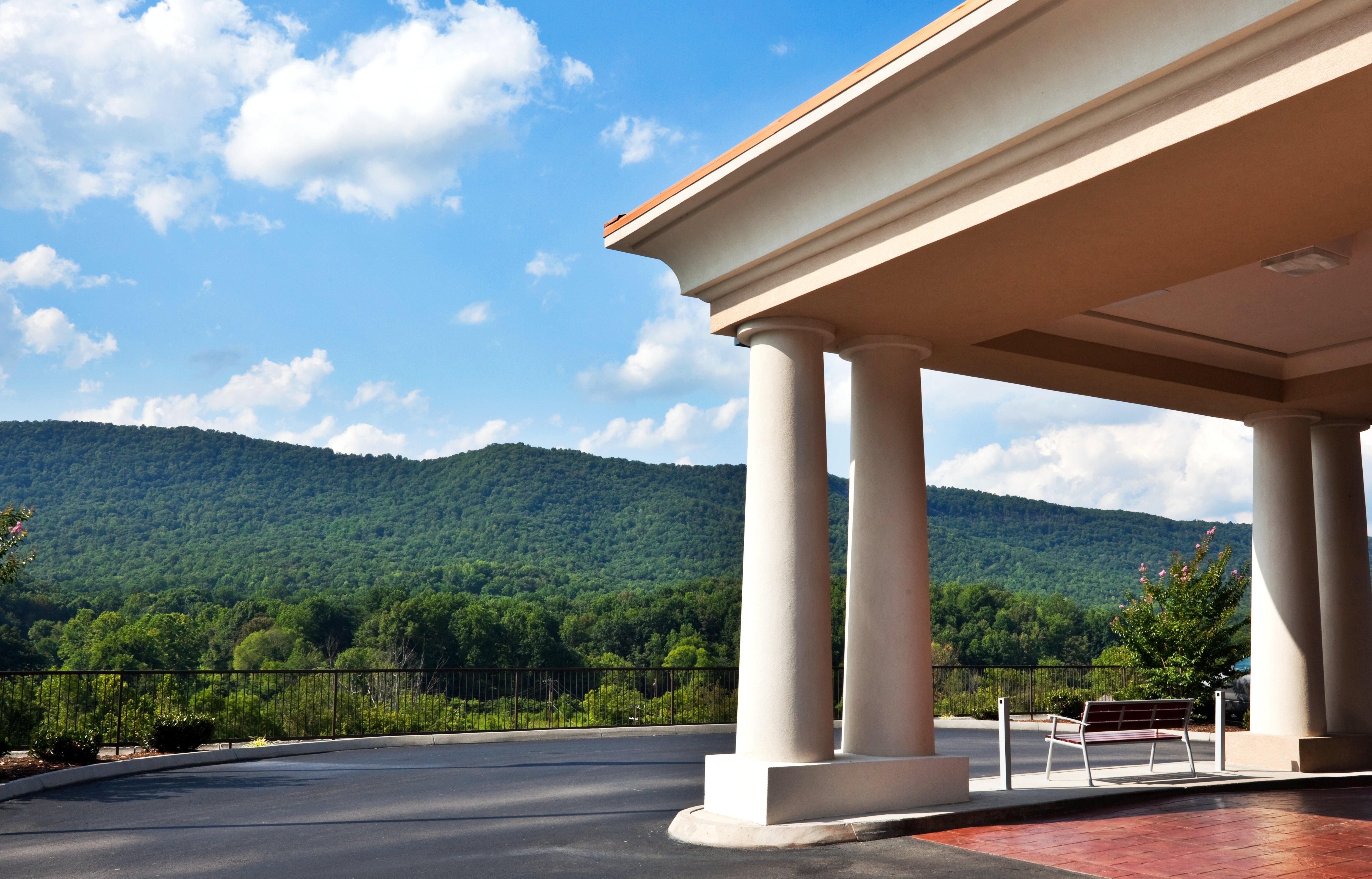 Holiday Inn Express Hotel & Suites Harriman By Ihg Exterior photo