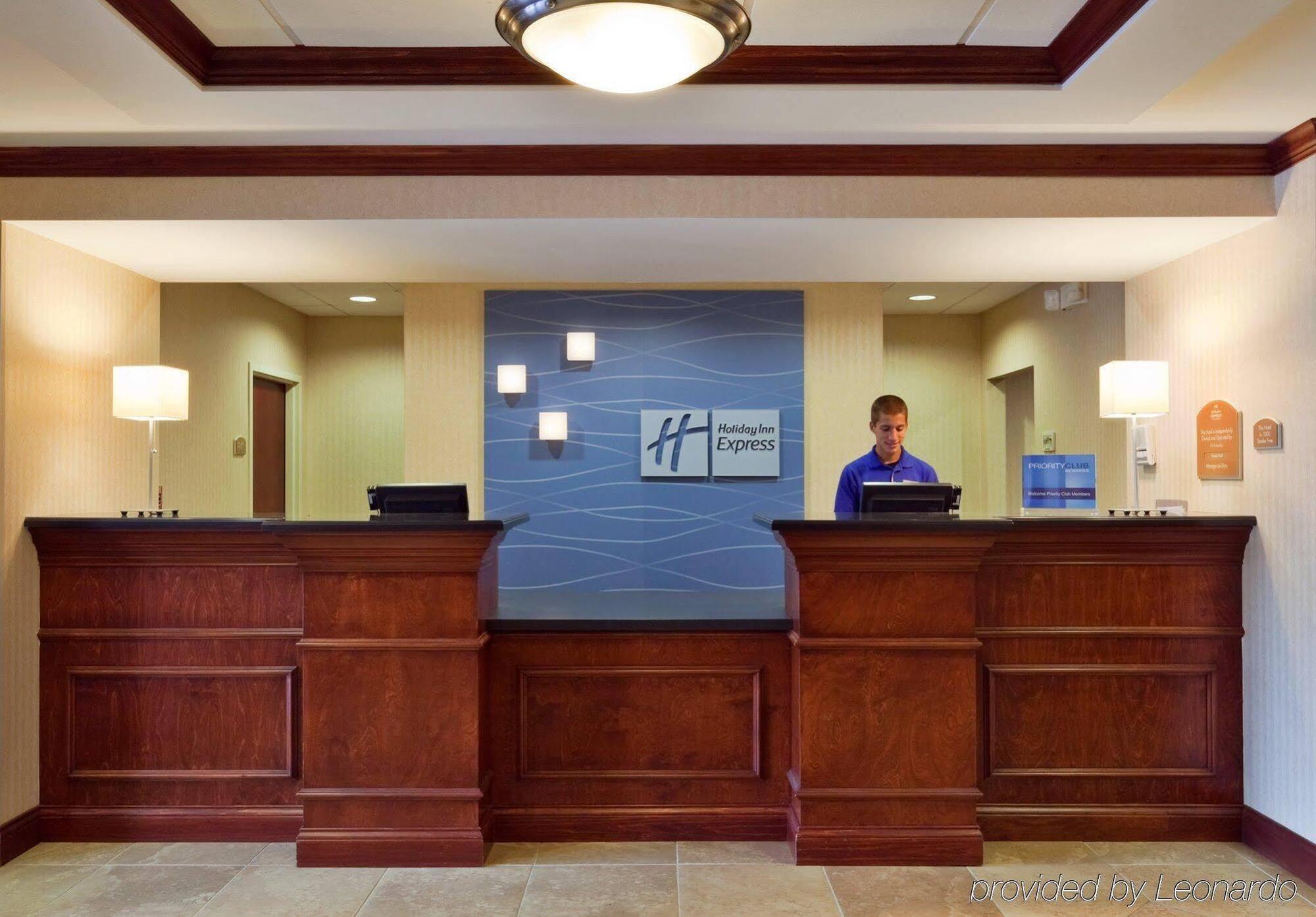 Holiday Inn Express Hotel & Suites Harriman By Ihg Exterior photo